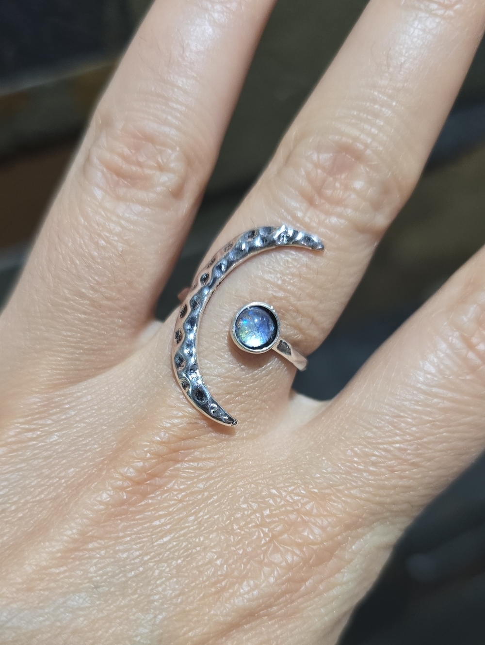 🌙 18K White Gold Filled Hammered Crescent Moon Adjustable Ring with Moonstone